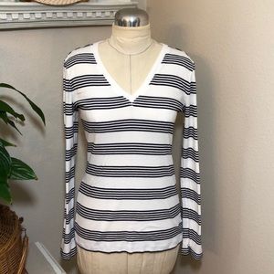 GAP Super Soft V Neck Long Sleeve Tee Shirt